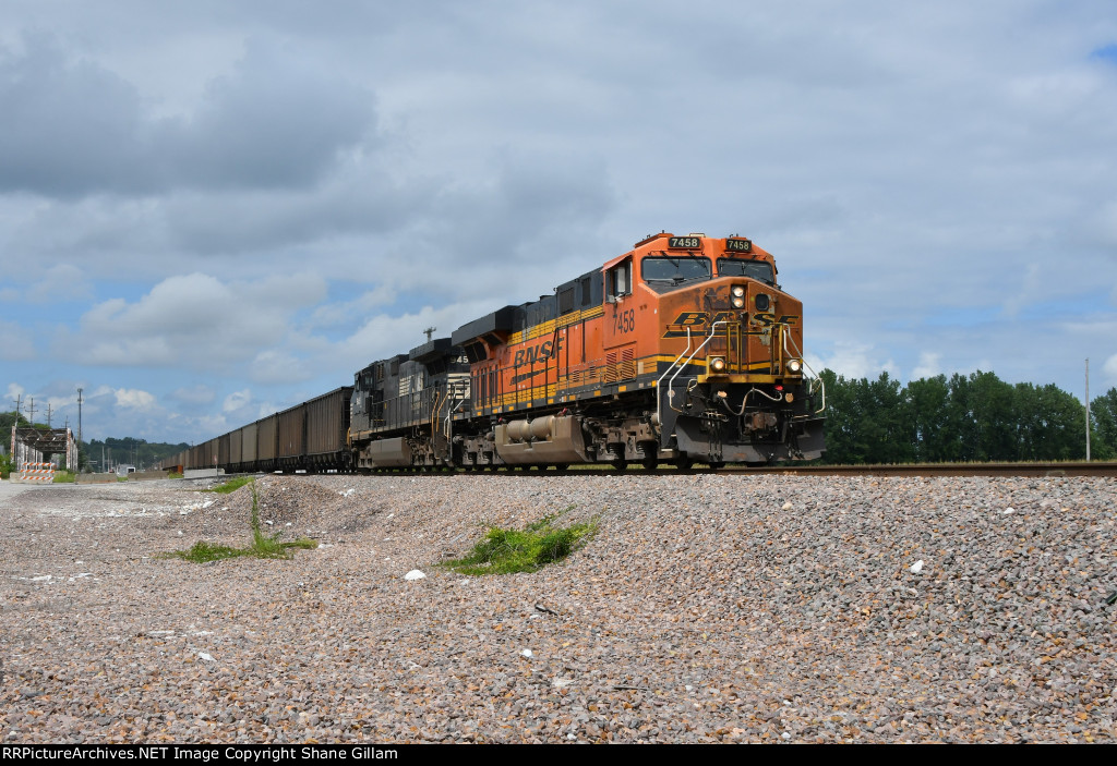 BNSF 7458